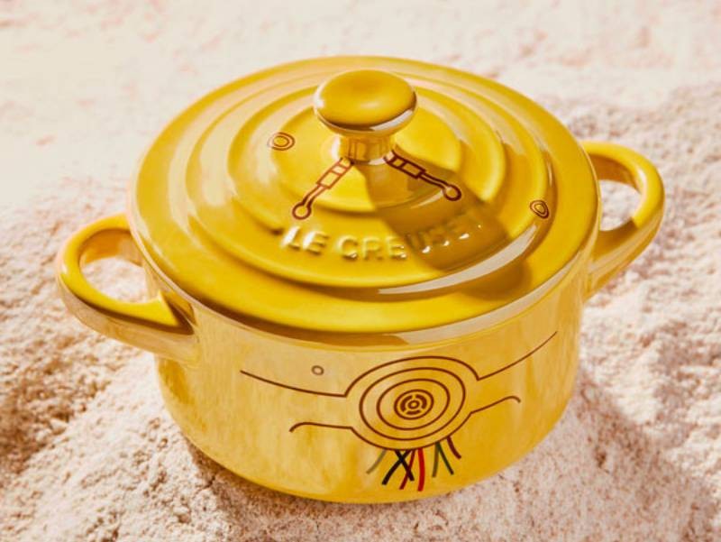 http://williamsonsource.com/wp-content/uploads/2019/11/Le-Creuset-Star-Wars-Collection-3.jpg