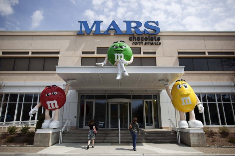 Mars M&M's free of artificial colours