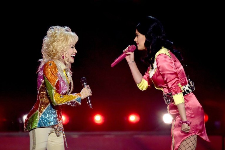 Dolly Parton Katy Perry at acm