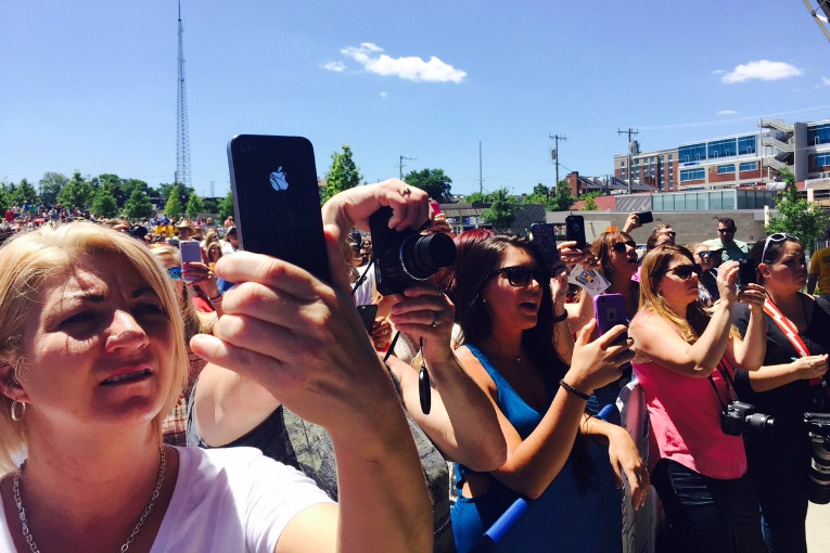 CMA Fest Fans