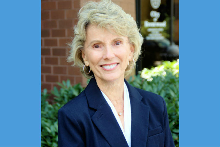 Linda Lynch Brentwood Community Relations Director Linda Lynch Brentwood Community Relations Director