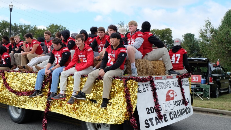 Ravenwood High School Celebrates with a Homecoming Parade Williamson