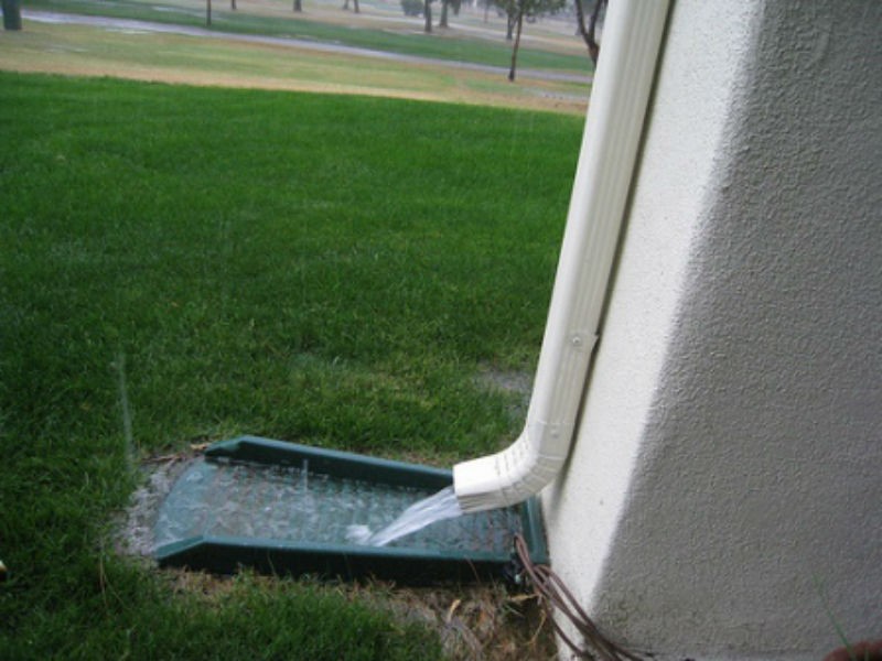 gutter downspout with splashblock