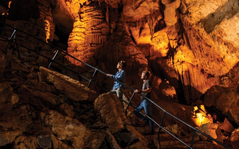 underground cave tour tennessee