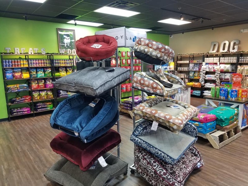 Baxter s Biscuits Bones Pet Shop Opens in Spring Hill