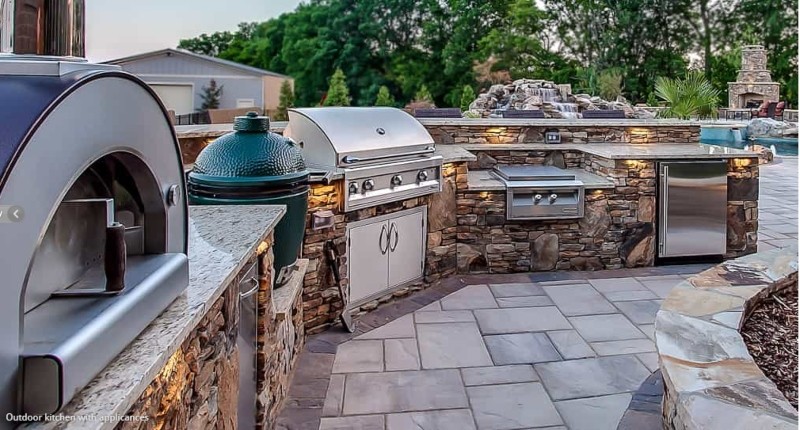 Outdoor kitchen must-haves for 2023 - Decks by Premier