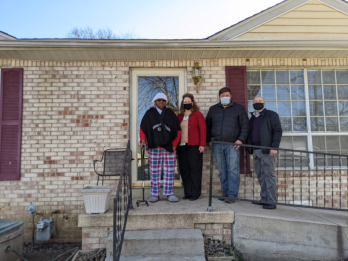 First Farmers and Merchants Bank & Habitat for Humanity Williamson-Maury Team Up to Help a Local Senior Stay Warm and Safe in Her Home