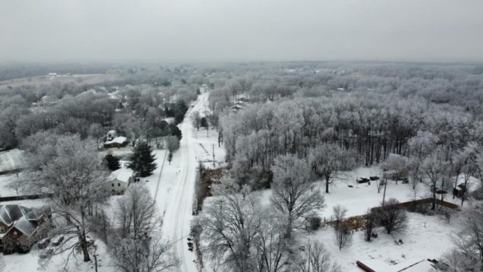 Snow in Fairview, photo by Ricky Jones