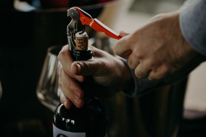 5 Ways to Keep Wine Fresh After Opening