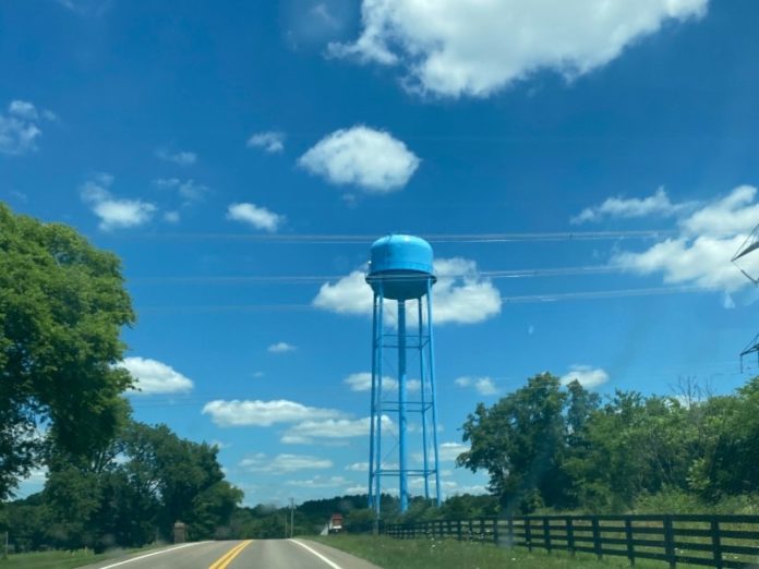 Lewisburg Pike in the Springhill area, photo by Kelly Ahlberg