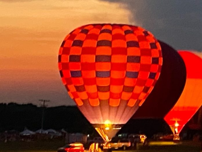 franklin hot air balloon festival, photo by Kelly Ahlberg