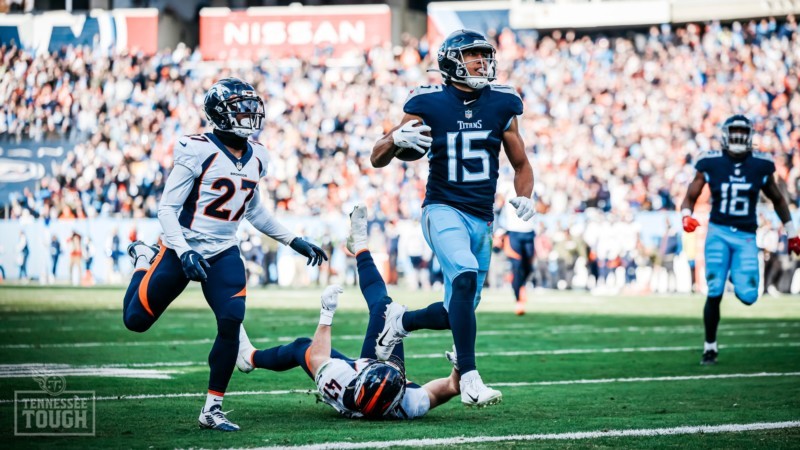 The Titans Hold on Against the Broncos to get the Win at Nissan