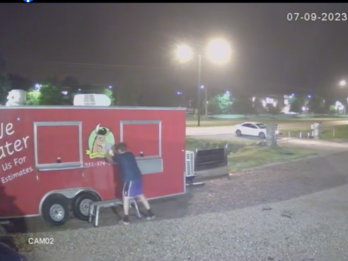 VIDEO: Footage Shows Alleged KKK Flyers Being Placed In Columbia, TN ...