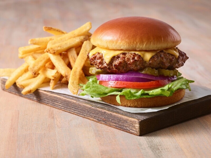 Celebrate National Cheeseburger Day at Applebee’s - Williamson Source