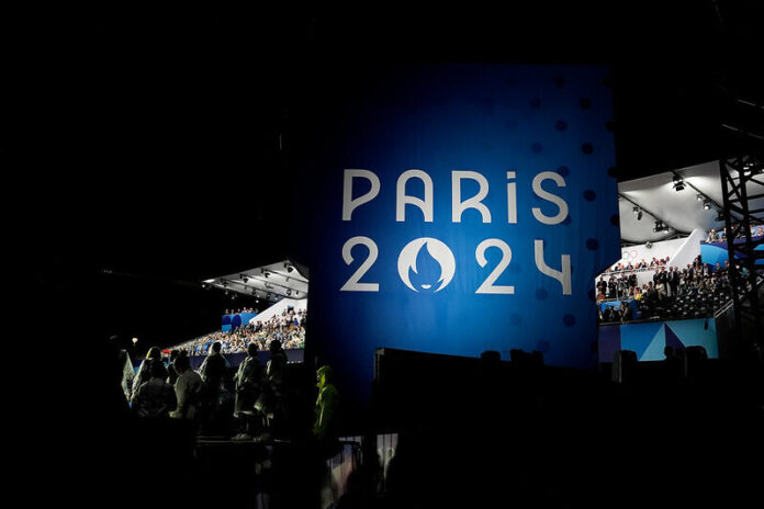 Nashville Swimmer Gretchen Walsh Wins Silver in 100m Butterfly at Paris ...