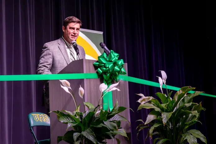 Brentwood Middle Celebrates New Building