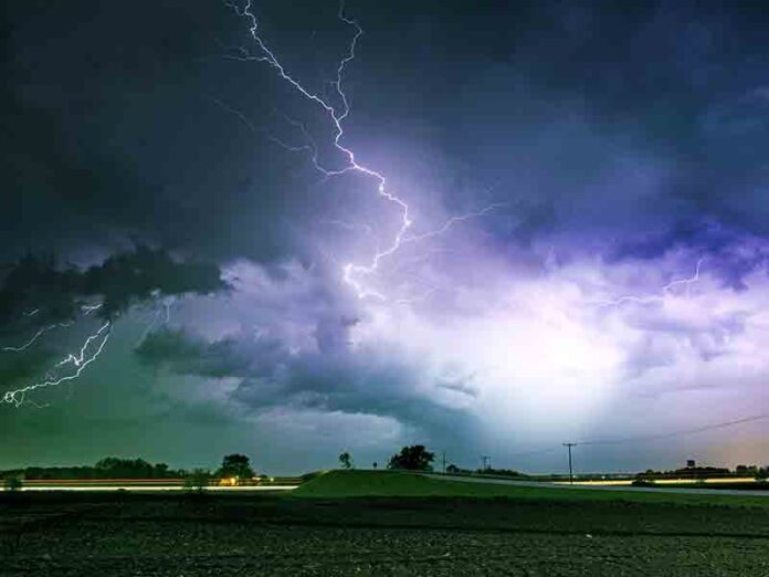 Lightning weather conditions for local forecast