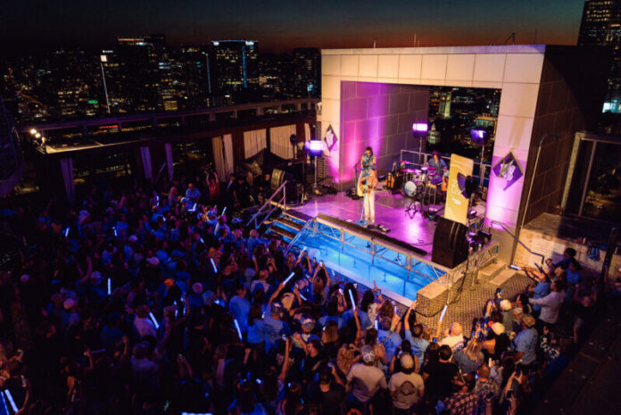 AshleyCooke_L27RooftopCountryNow_CMAFest_June2026_Leddo143
